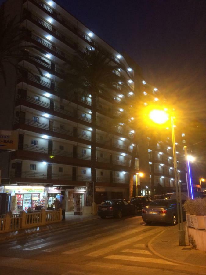 Bermudas-Turis Apartamentos ベニドルム エクステリア 写真